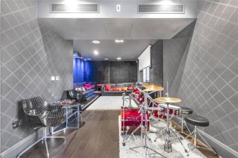 Cinema/Play Room