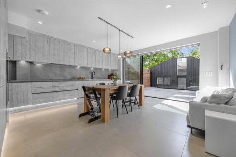 Dining Area/Kitchen