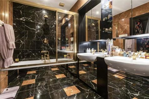 Master En-Suite