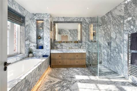 Principal Bathroom