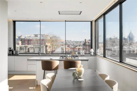 Dining (East)