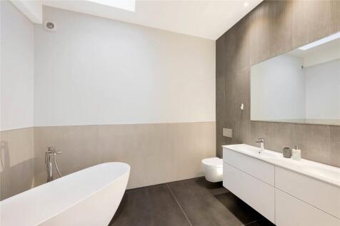 Principal Bathroom