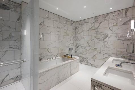 Principal Bathroom