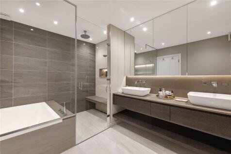 Principal Bathroom