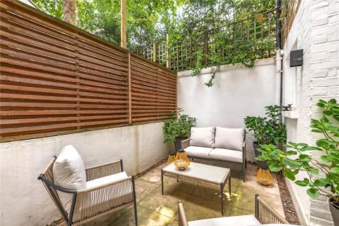 Rear Patio Garden
