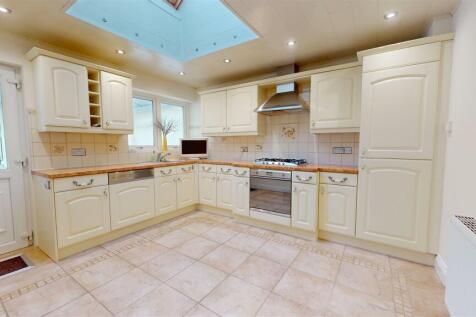 207-Bierley-Lane-01082025_162759.jpg