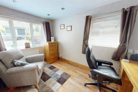 Bedroom / Home Office