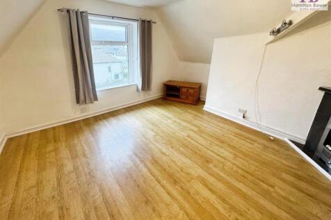 d3d1bcd4-Fl2105LeedsRoad2.jpg