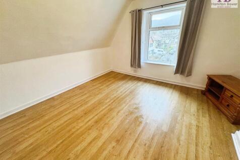 8fcf3042-Fl2105LeedsRoad4.jpg