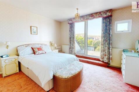 253d4a21-30-Moorland-Avenue-05132025_125552.jpg