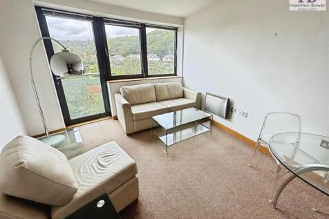 LOUNGE/DINING KITCHEN