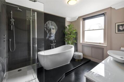 Principal Bathroom