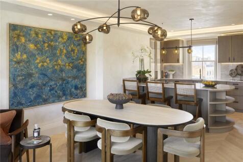 Kitchen / Reception