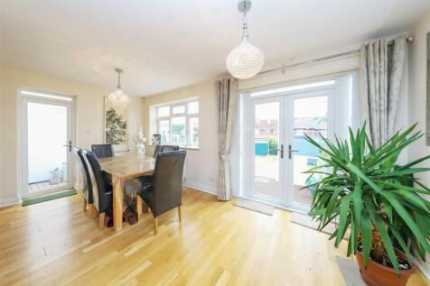 Dining room.jpg