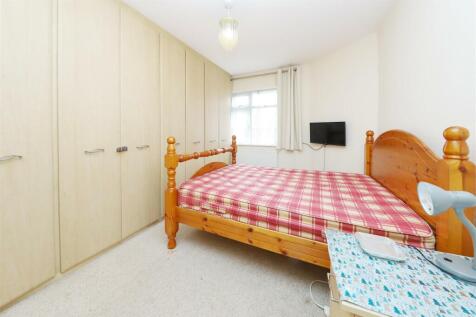 Bedroom 1.JPG