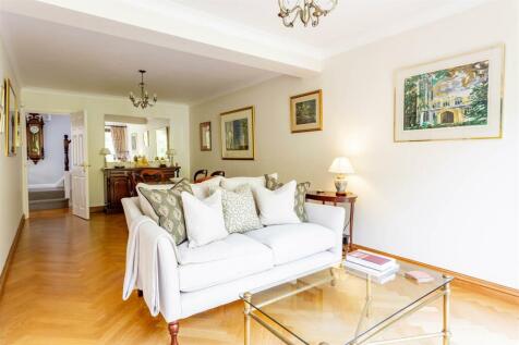 DINING ROOM 2.jpg