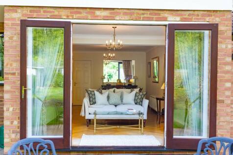 Dining room 3.jpg