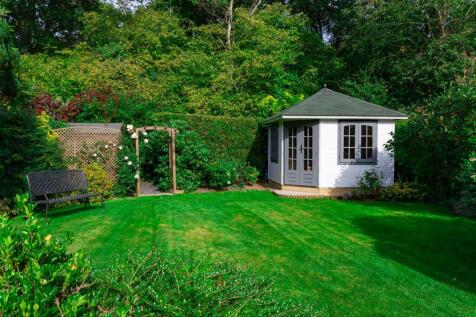 GARDEN SUMMER HOUSE.jpg