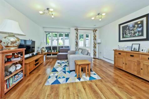Living room 1.jpg