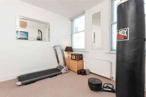 Bedroom / Gym