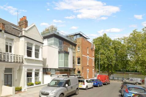 Glendarvon Street