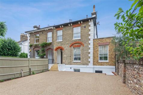 Charlwood Road