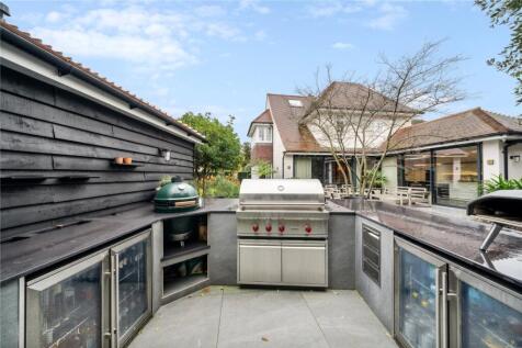 Outdoor Kitchen