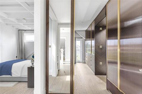 Walk In Wardrobe