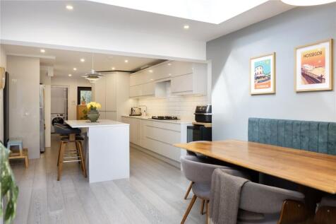 Kitchen/Dining