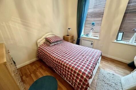 Bedroom 2a.jpg