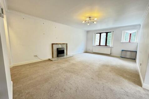 SPACIOUS LOUNGE