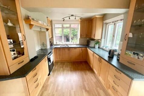 Kitchen 2.jpg