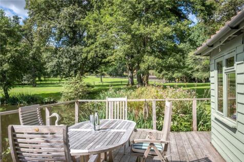 Lakehouse Deck