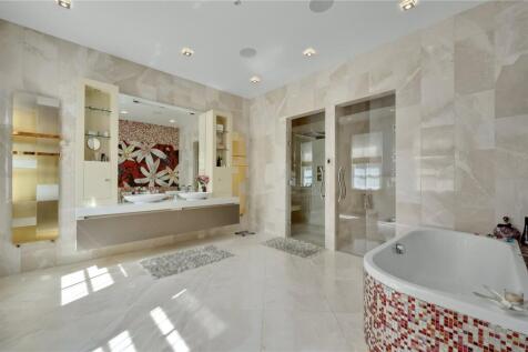 Main En Suite