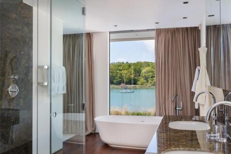 Principal Bathroom