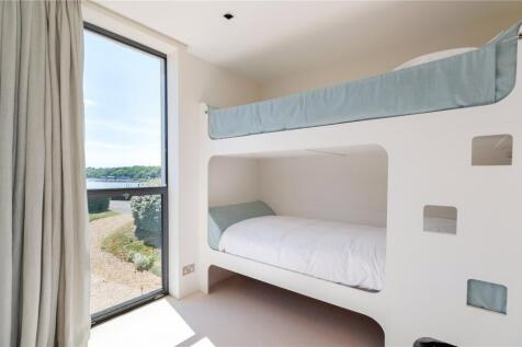 Bed 7/Bunk Room