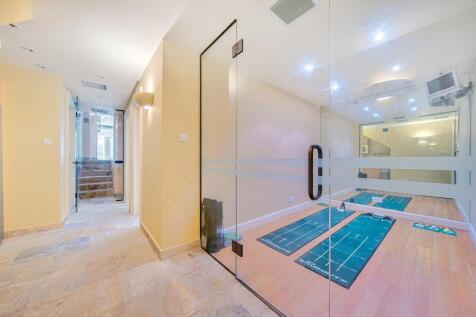 Golf Room