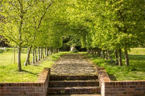 Hornbeam Walk