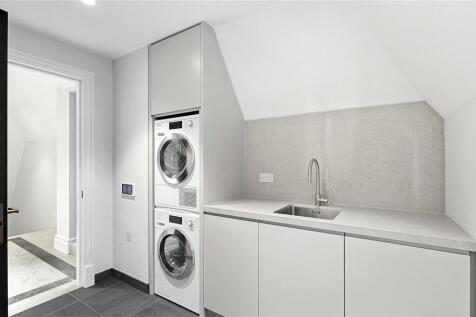 Apt 6, William St