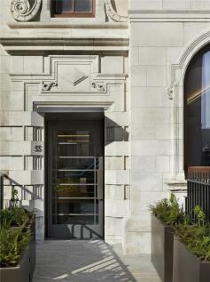 Knightsbridge Gate