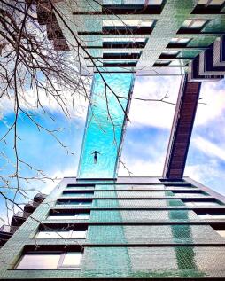 Sky Pool View