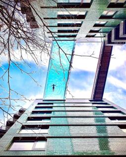 Sky Pool View