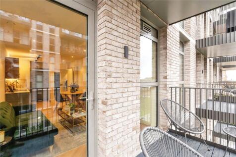 Show Apartment