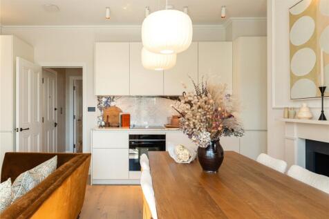 Kitchen Dining Area
