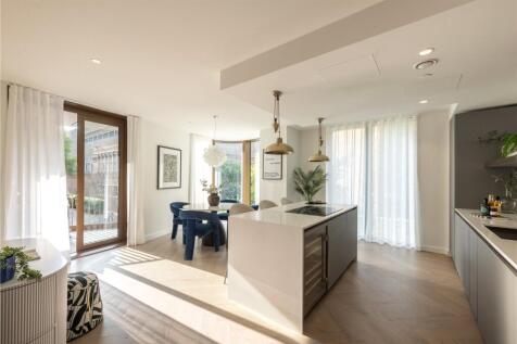 Kitchen/Dining Area