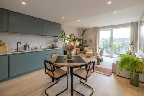 Kitchen /Dining Area