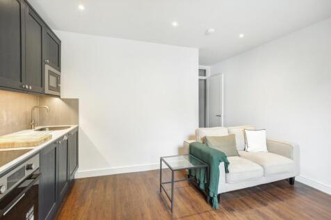 Kitchen / Reception