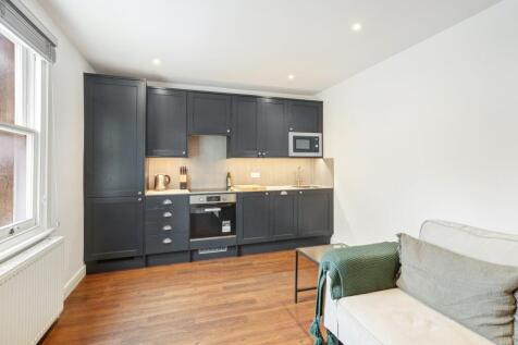 Kitchen / Reception