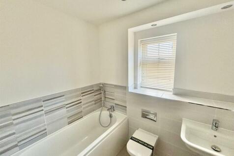 Banbury bathroom, Lackham Place.jpg