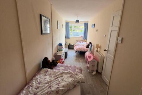 Bedroom 2.jpg